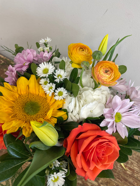 Summer Table Arrangement