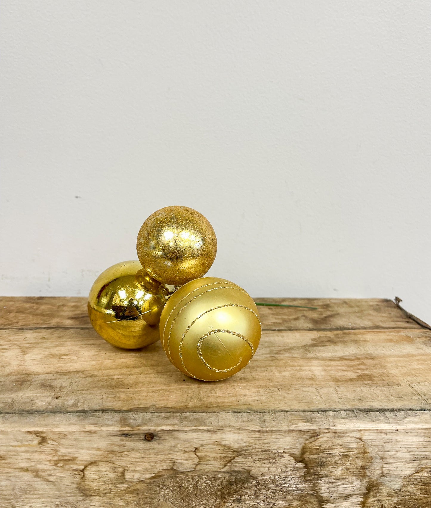 Round Ornament Decor